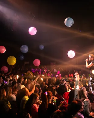 Fool House: The Ultimate 90s Dance Party