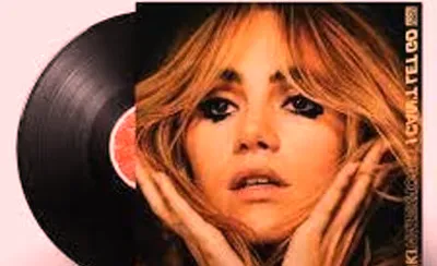 Suki Waterhouse